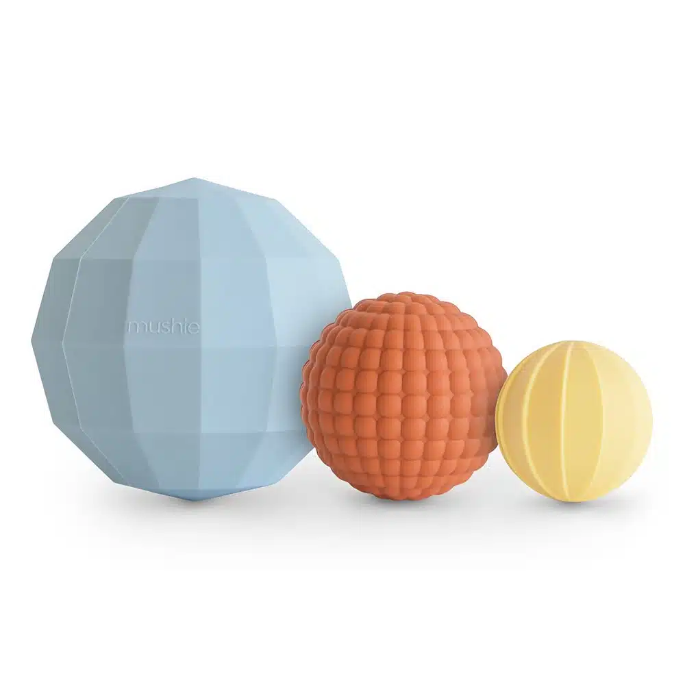 SENZORICKÁ HRAČKA MUSHIE NESTING SPHERES - POWDER BLUE