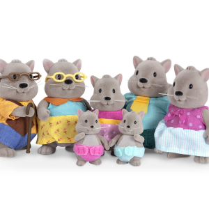 Rodina veveričiek so starými rodičmi Bustleberry