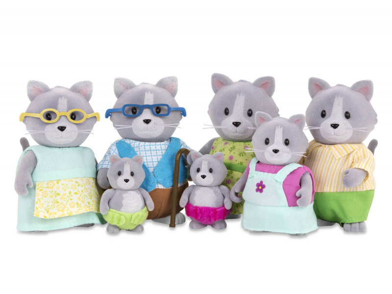 Rodina mačiek so starými rodičmi Daintypaw