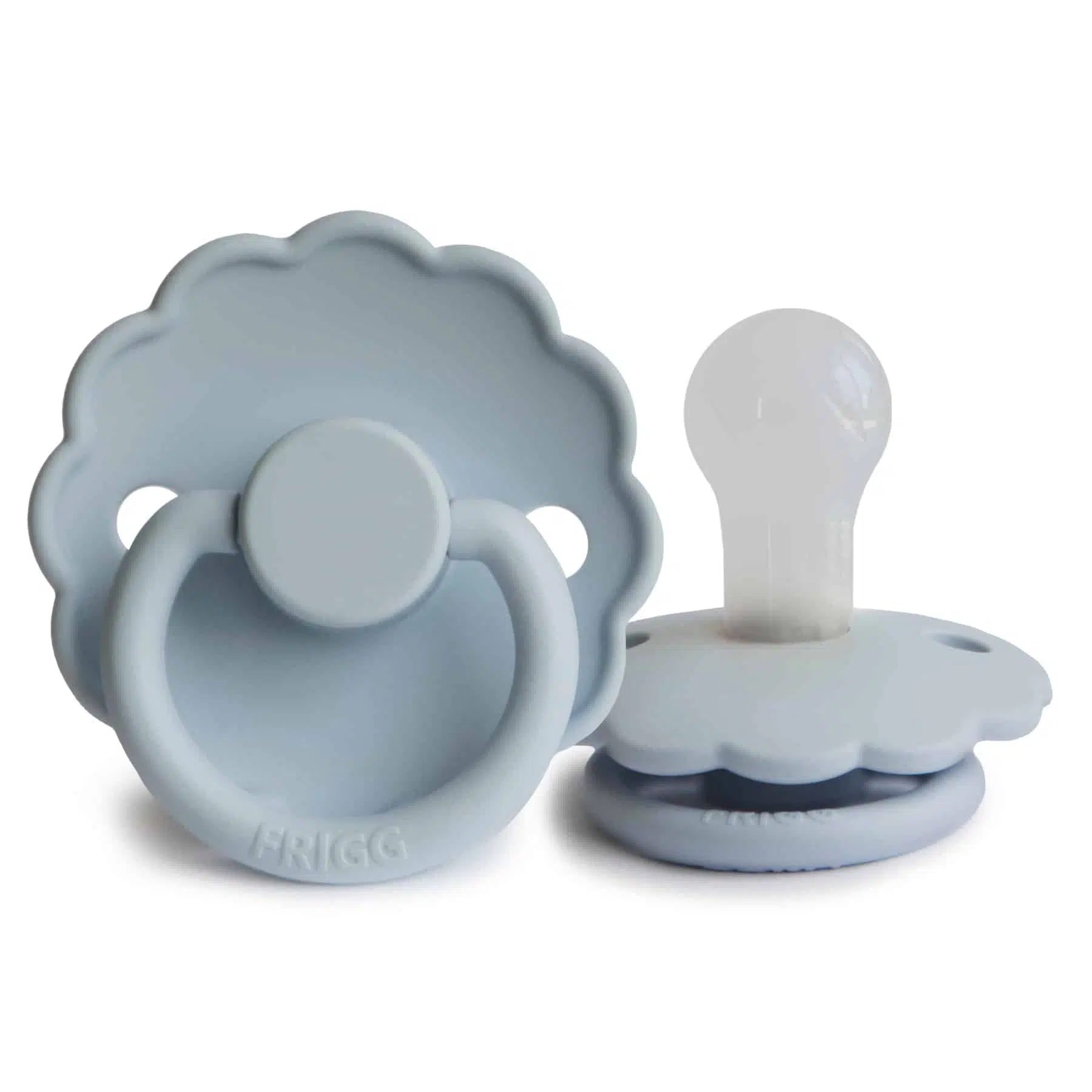 CUMLÍK FRIGG DAISY POWDER BLUE, +6M, SILIKÓN
