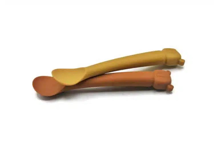 SILIKÓNOVÁ SÚPRAVA DETSKÝCH LYŽIČIEK MEDVEĎ LILI CINNAMON/ MUSTARD – Obrázok 2