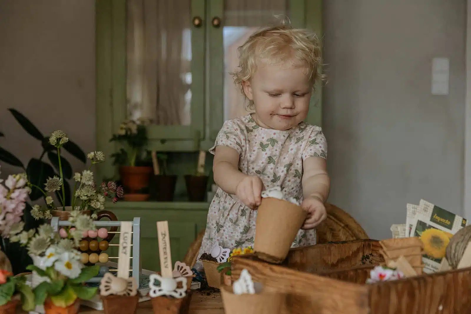 ANATOMICKÝ CUMLÍK FRIGG BUTTERFLY BLUSH, 6-18M, SILIKÓN – Obrázok 7