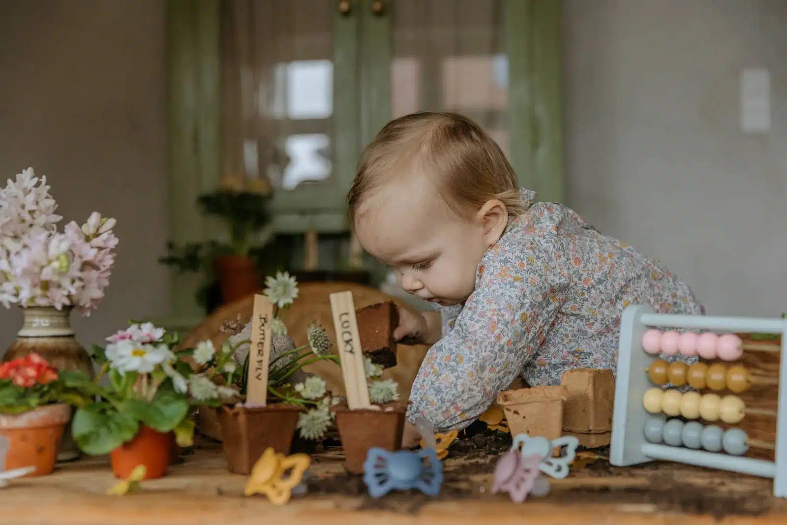 SYMETRICKÝ CUMLÍK FRIGG LUCKY CEDAR, 6-18M, SILIKÓN – Obrázok 6