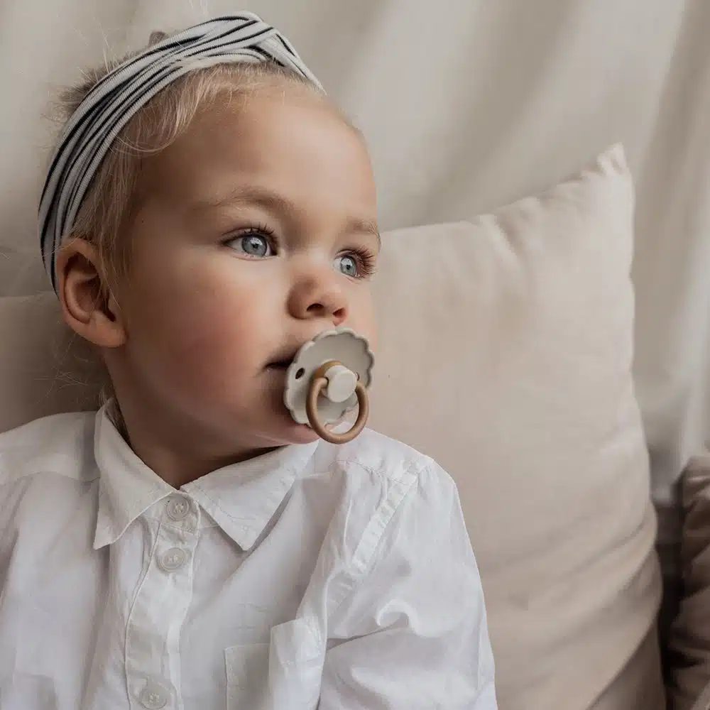 ŠESŤBALENIE OKRÚHLYCH CUMLÍKOV FRIGG CINNAMON CHARM, 6-18M, KAUČUK – Obrázok 3