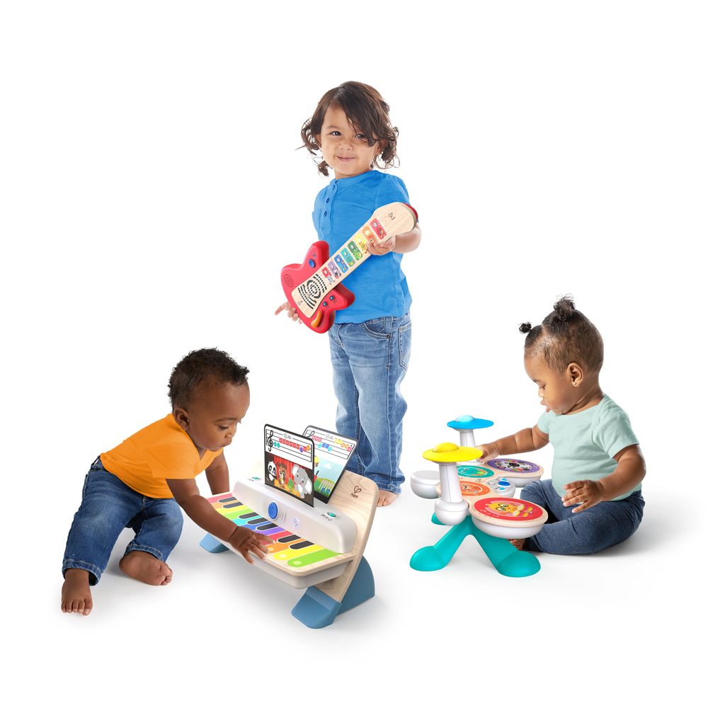 BABY EINSTEIN Hračka drevená hudobná gitara Together in Tune Guitar™ Connected Magic Touch™ HAPE 6m+ – Obrázok 7