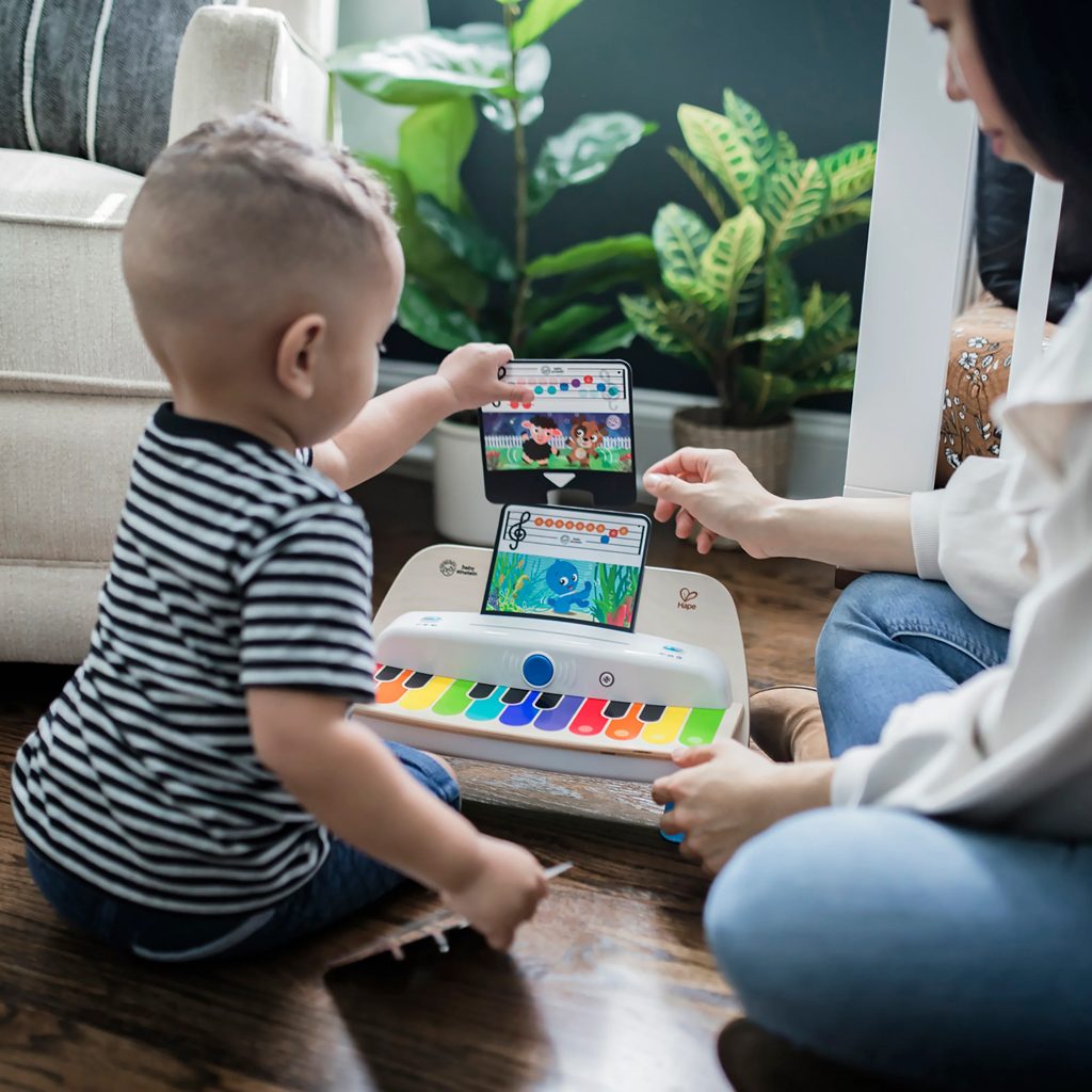 BABY EINSTEIN Hračka drevená hudobná piano Together in Tune Piano™ Connected Magic Touch™ HAPE 12m+ – Obrázok 4