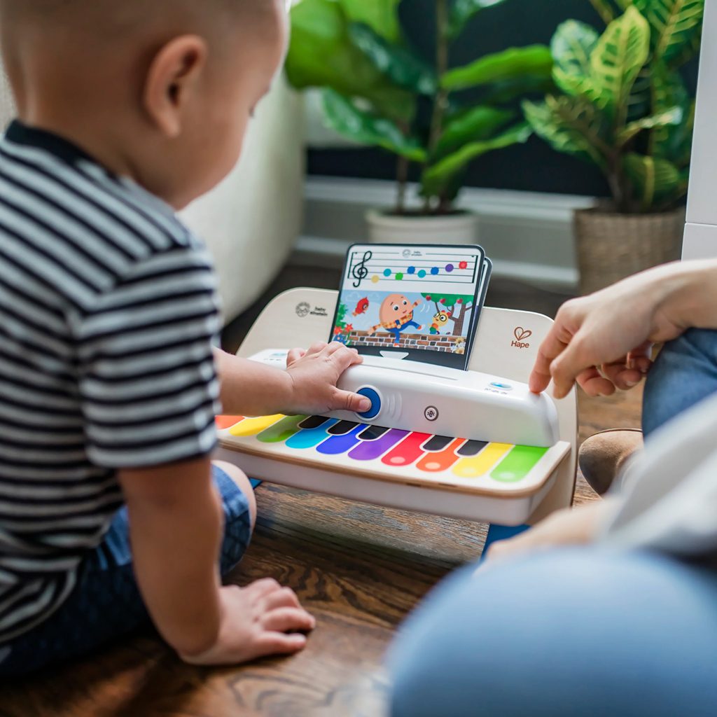 BABY EINSTEIN Hračka drevená hudobná piano Together in Tune Piano™ Connected Magic Touch™ HAPE 12m+ – Obrázok 8