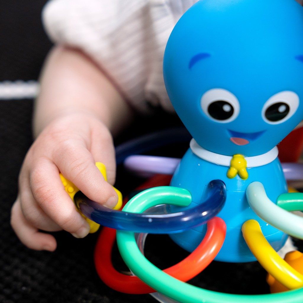 BABY EINSTEIN Hryzačka/hrkálka Opus’s Shake & Soothe™ 0m+ – Obrázok 11