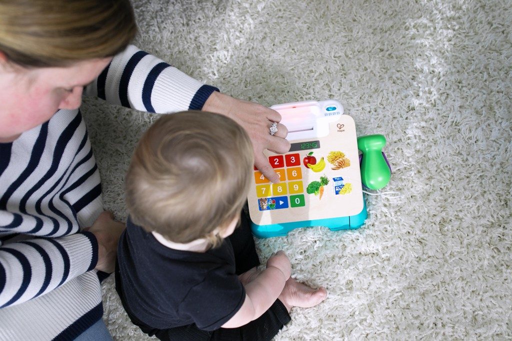 BABY EINSTEIN Pokladnica obchodná Magic Touch HAPE 9m+ – Obrázok 12