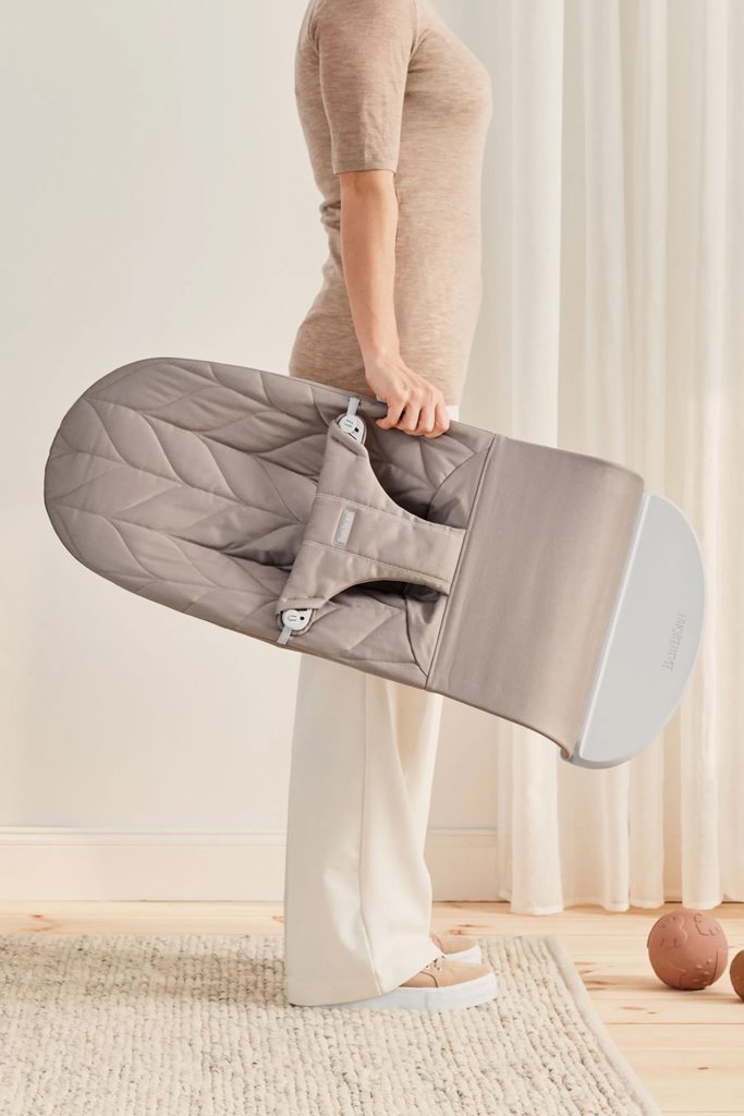 BABYBJÖRN Lehátko Bliss Woven Petal, Sand grey, svetlá šedá konštrukcia – Obrázok 11