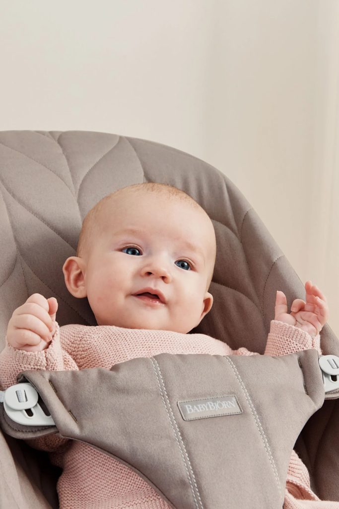 BABYBJÖRN Lehátko Bliss Woven Petal, Sand grey, svetlá šedá konštrukcia – Obrázok 7
