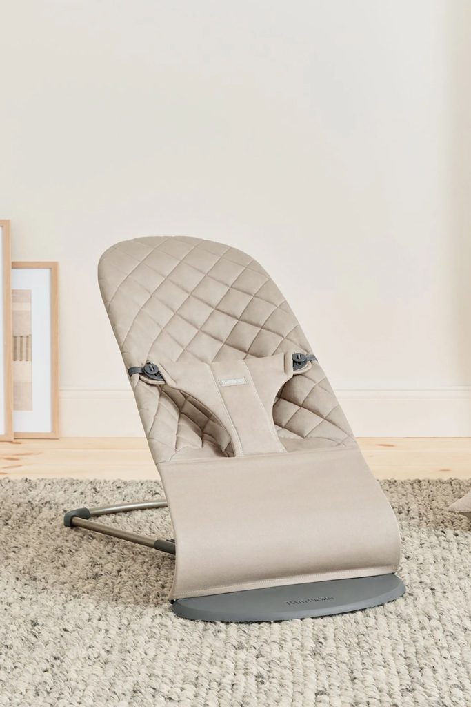 BABYBJÖRN Lehátko Bliss Woven, Sand grey, tmavá šedá konštrukcia – Obrázok 6