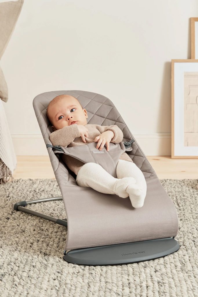 BABYBJÖRN Lehátko Bliss Woven, Sand grey, tmavá šedá konštrukcia – Obrázok 7