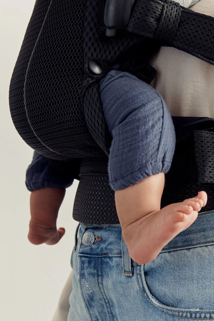 BABYBJÖRN Nosič Harmony Black 3D mesh, do 15 kg – Obrázok 10