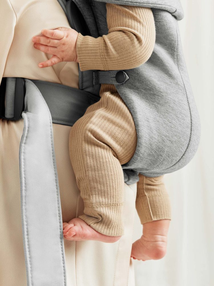 BABYBJÖRN Nosič Mini, Light Grey 3D Jersey – Obrázok 11