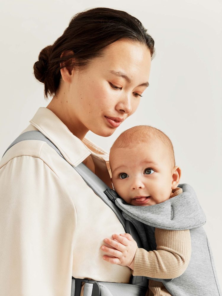 BABYBJÖRN Nosič Mini, Light Grey 3D Jersey – Obrázok 6