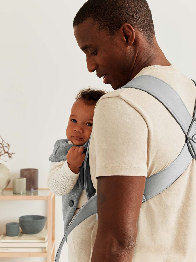 BABYBJÖRN Nosič Mini, Light Grey 3D Jersey – Obrázok 10