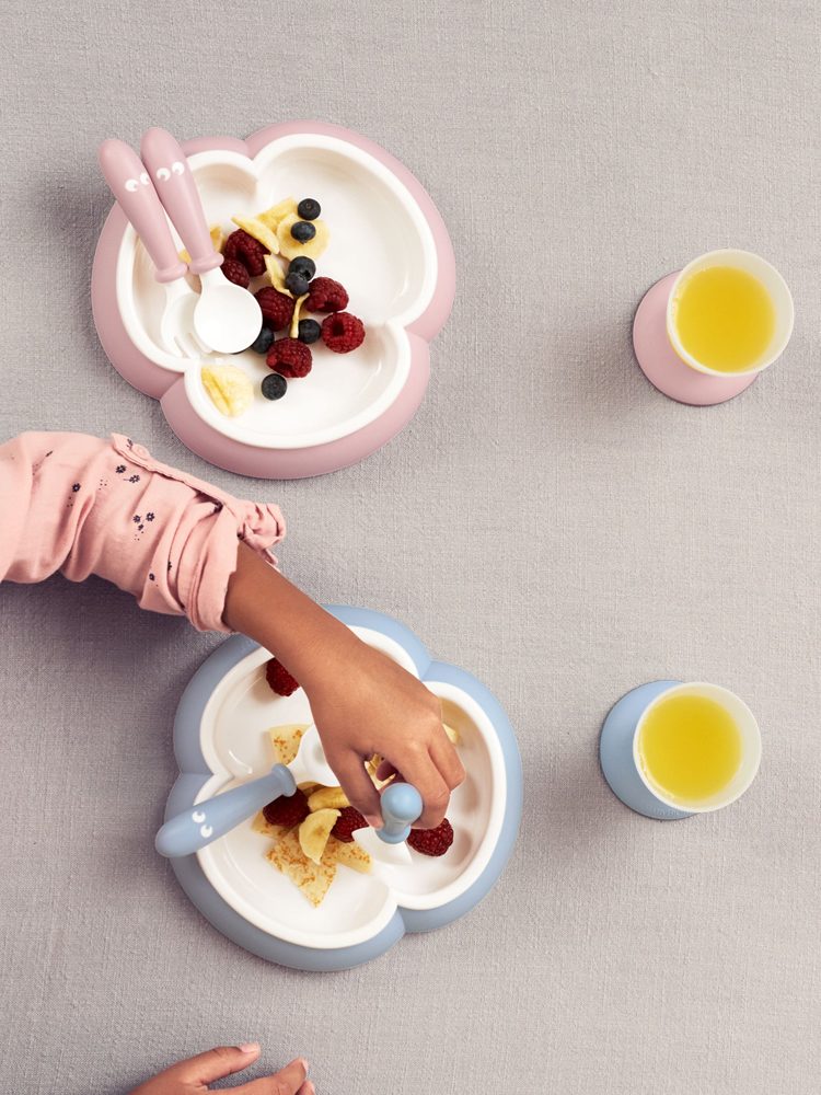 BABYBJÖRN Set jedálenský detský 4 dielny púdrovo modrý – Obrázok 3