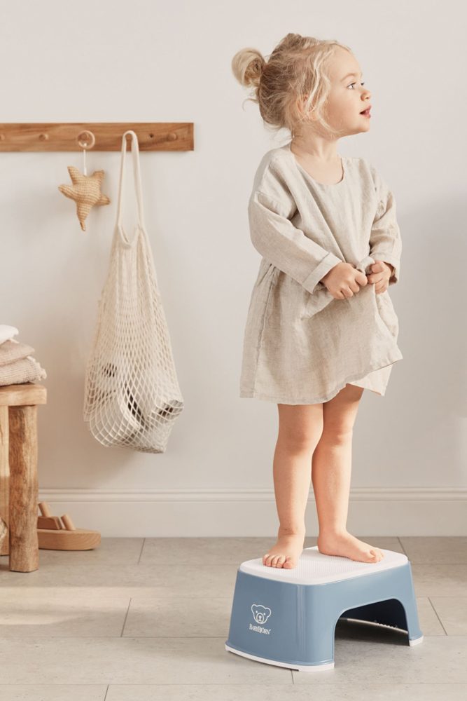 BABYBJÖRN Stupienok Deep Blue/White – Obrázok 3