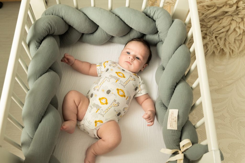 BABYMATEX Chránič do postieľky mušelin pletený vrkoč - zelený 200 cm – Obrázok 12
