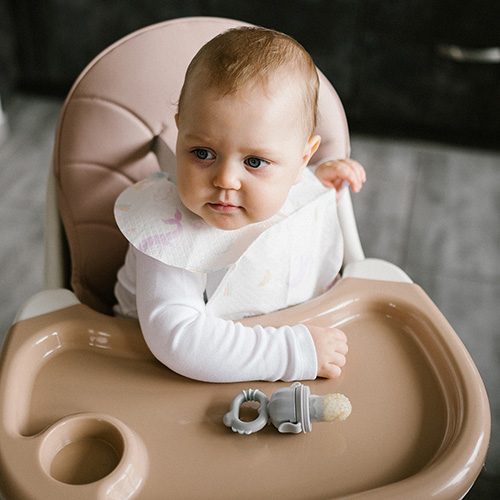 BABYONO Cumlík silikónový na kŕmenie Dino grey 6m+ – Obrázok 16