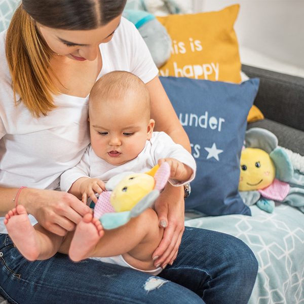 BABYONO Hračka hrkálka Rainbow Flower – Obrázok 6
