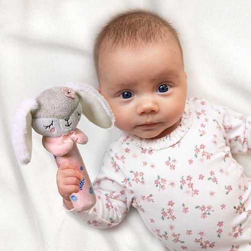 BABYONO Hračka pískacia Zajačica Sunday 3m+ – Obrázok 7