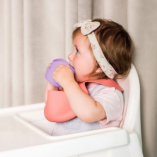 BABYONO Hrnček ergonomický s uškami 120 ml modrý 6m+ – Obrázok 7