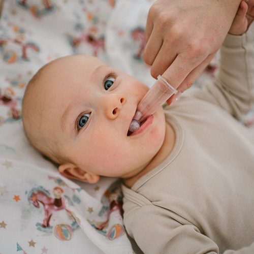 BABYONO Sada silikónových zubných kefiek na prst 2ks 0m+ – Obrázok 3