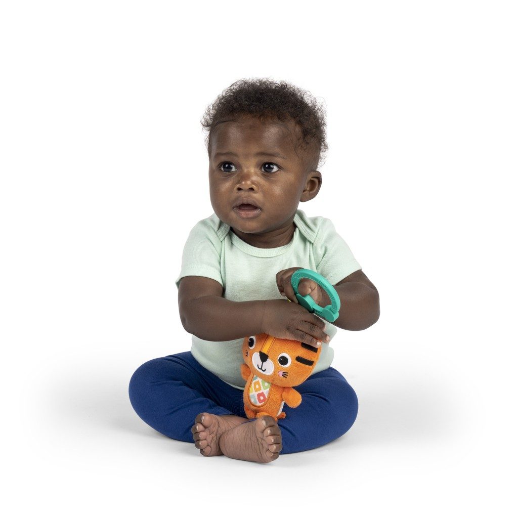 BRIGHT STARTS Hrkálka plyšová na C krúžku tiger Jingle Joy™ 0m+ – Obrázok 3
