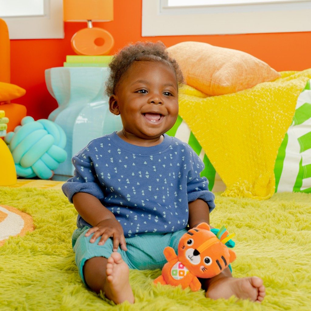 BRIGHT STARTS Hrkálka plyšová na C krúžku tiger Jingle Joy™ 0m+ – Obrázok 7