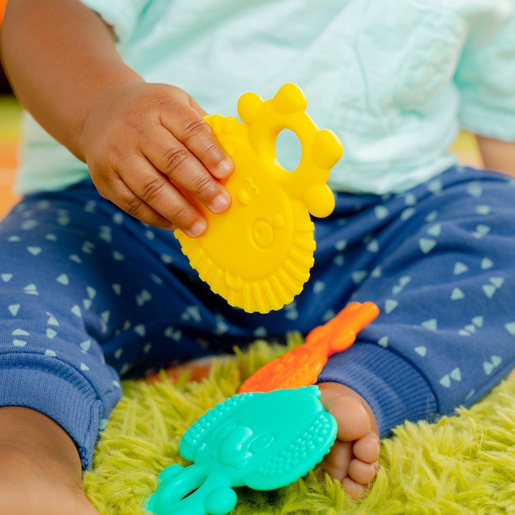 BRIGHT STARTS Hryzačka Gummy Buddies™ 3ks 3m+ – Obrázok 8