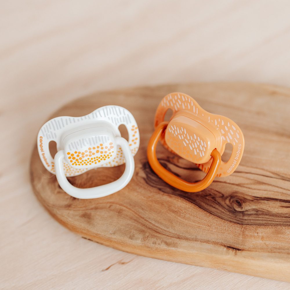 CANPOL BABIES Set symetrických silikónových cumlíkov Mountains 0-6m 2ks žltý – Obrázok 3