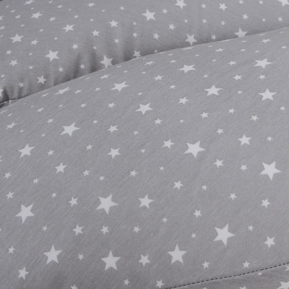 CEBA Vankúš na dojčenie HUGGY (150x60x37) Basic Grey Stars – Obrázok 4
