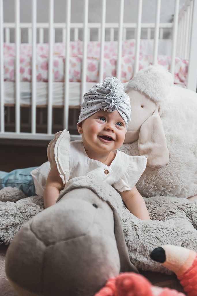 ENIE BABY Čiapka detská turban Grey Leaves Uni 6-9m – Obrázok 3