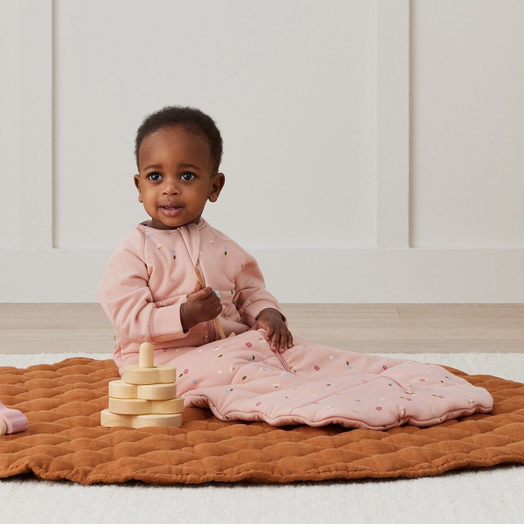 ERGOPOUCH Vak na spanie s rukávmi organická bavlna Jersey Daisies 3-12 m, 6-10 kg, 2,5 tog – Obrázok 3