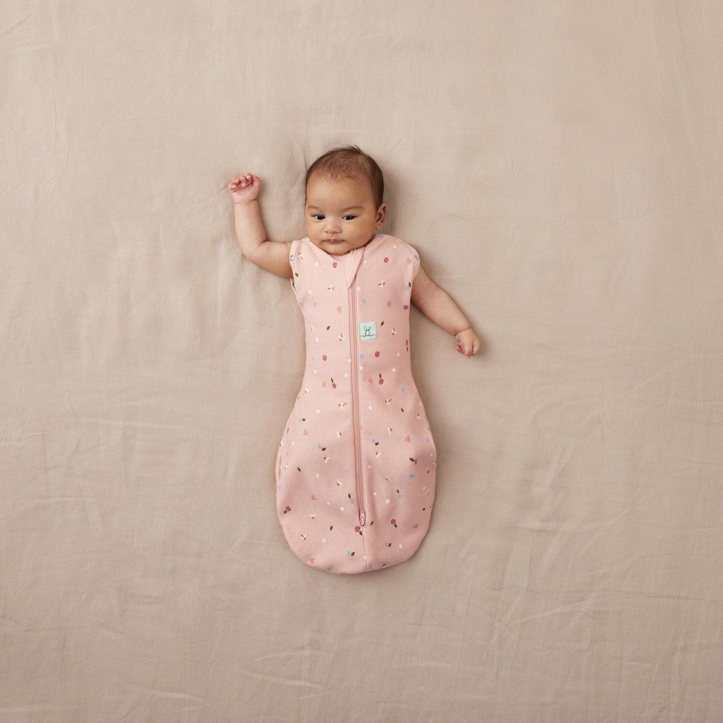 ERGOPOUCH Zavinovačka a vak na spanie 2v1 Cocoon Daisies 0-3 m, 3-6 kg, 0,2 tog – Obrázok 6