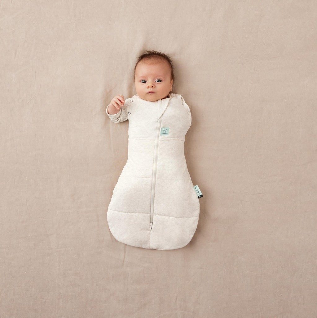 ERGOPOUCH Zavinovačka a vak na spanie 2v1 Cocoon Oatmeal Marle 0-3 m, 3-6 kg, 2,5 tog – Obrázok 5