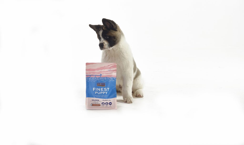 FISH4DOGS Granule malé pre šteniatka Finest losos so sladkými zemiakmi 1,5 kg, 2m+ – Obrázok 4