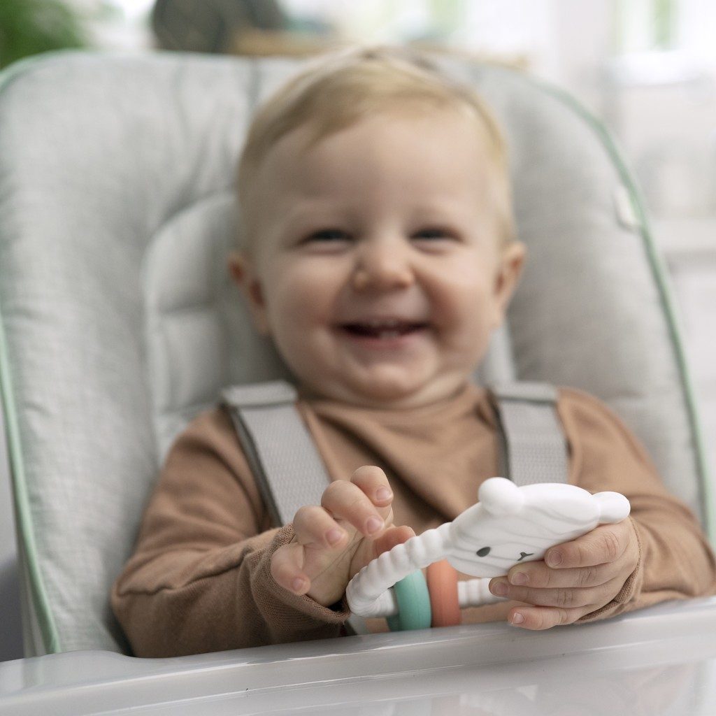 INGENUITY Hryzačka silikónová ovečka Soothing Sheppy™ 3m+ – Obrázok 5
