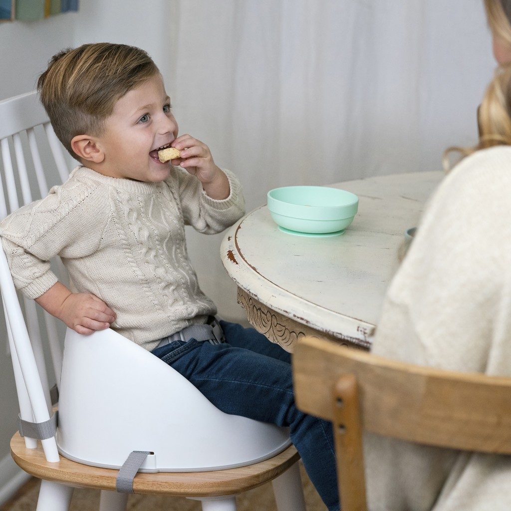 INGENUITY Podsedák na jedálenskú stoličku Ity Simplicity Seat™ Easy Clean Booster Oat do 15 kg – Obrázok 6