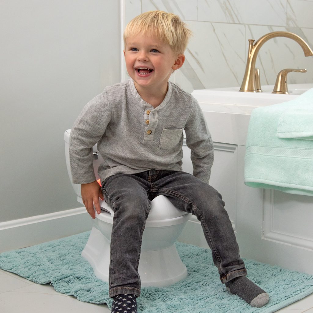 INGENUITY Toaleta detská so zvukmi a svetlami My Size™ biela – Obrázok 4