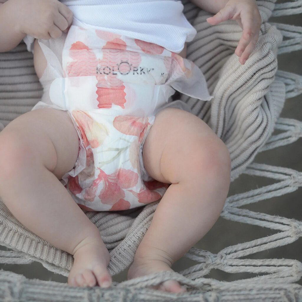 KOLORKY DAY Plienky jednorazové eko, kvety M (5-8 kg) 168 ks - MESAČNÁ ZÁSOBA – Obrázok 5