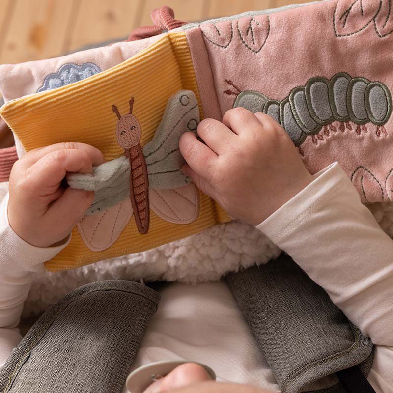 LITTLE DUTCH Knižka plyšová malá Kvety a motýle – Obrázok 8