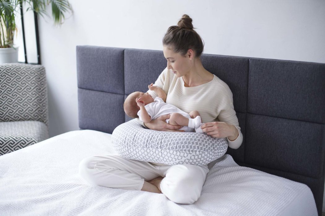 MOTHERHOOD Vankúš dojčiaci Grey Classics – Obrázok 7
