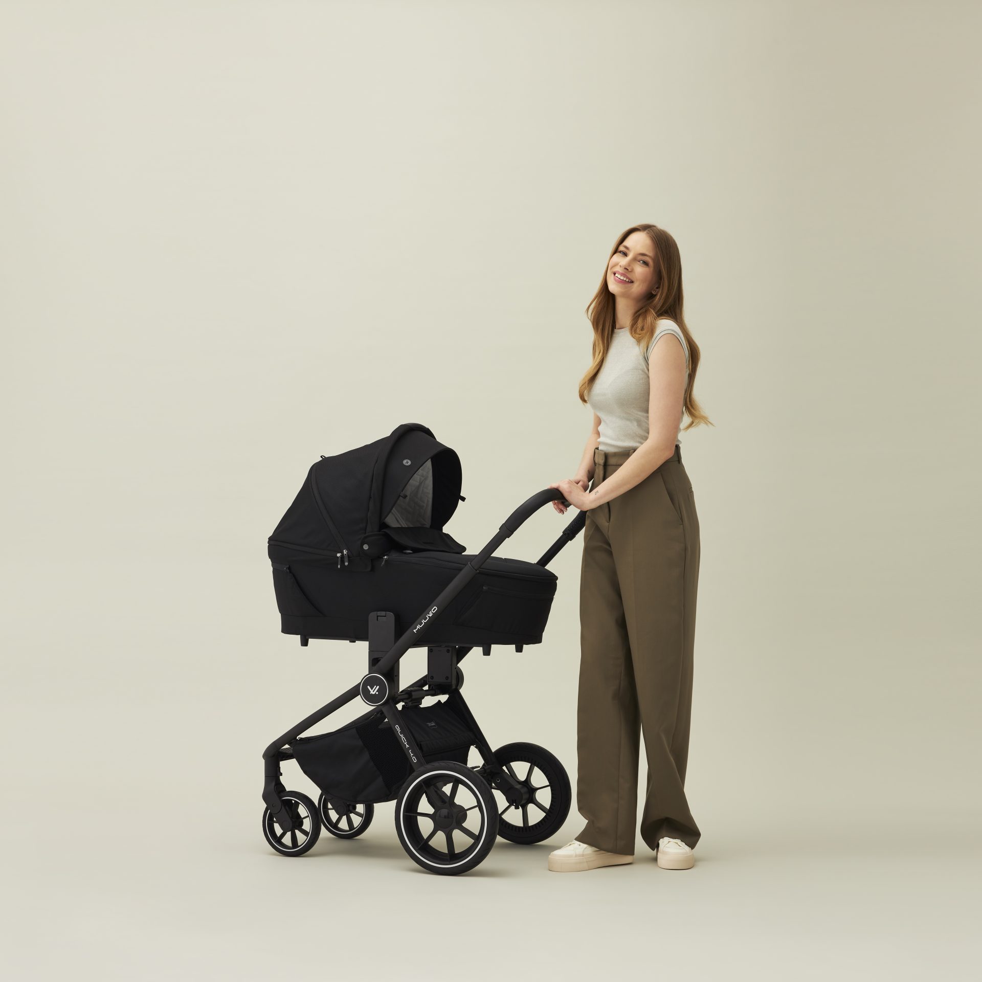 MUUVO Kočík kombinovaný Quick 4.0 Classic black set 2v1 + CYBEX Aton B2 i-Size + základňa – Obrázok 12