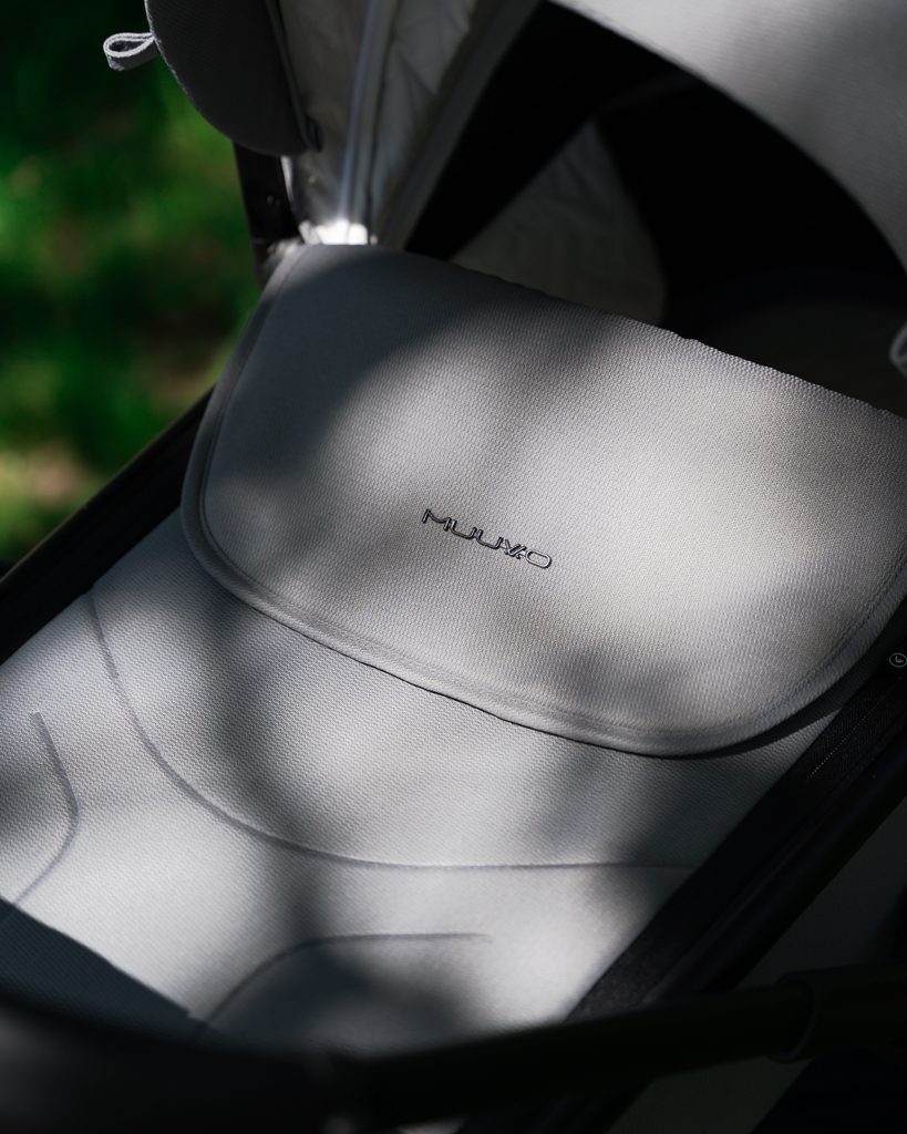 MUUVO Kočík kombinovaný Slick 2.0 set 2v1 Light grey + CYBEX Aton B2 i-Size + základňa – Obrázok 28
