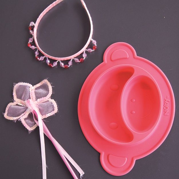 NUBY Tanier s prísavkou - Opica 9 m+, červený – Obrázok 3
