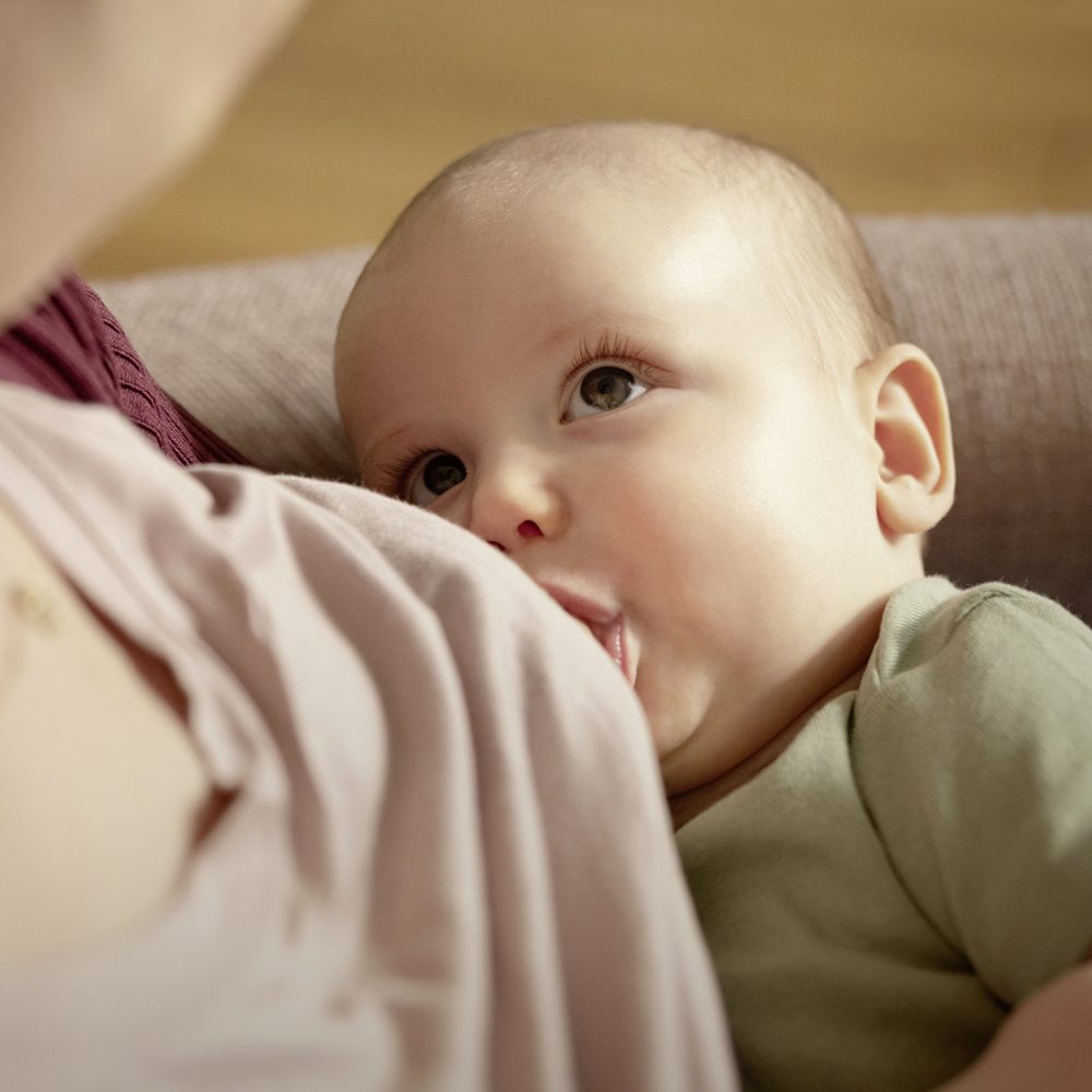 NUK Cumlík Mommy Feel v boxe, krémový 0-9m, 2ks – Obrázok 6