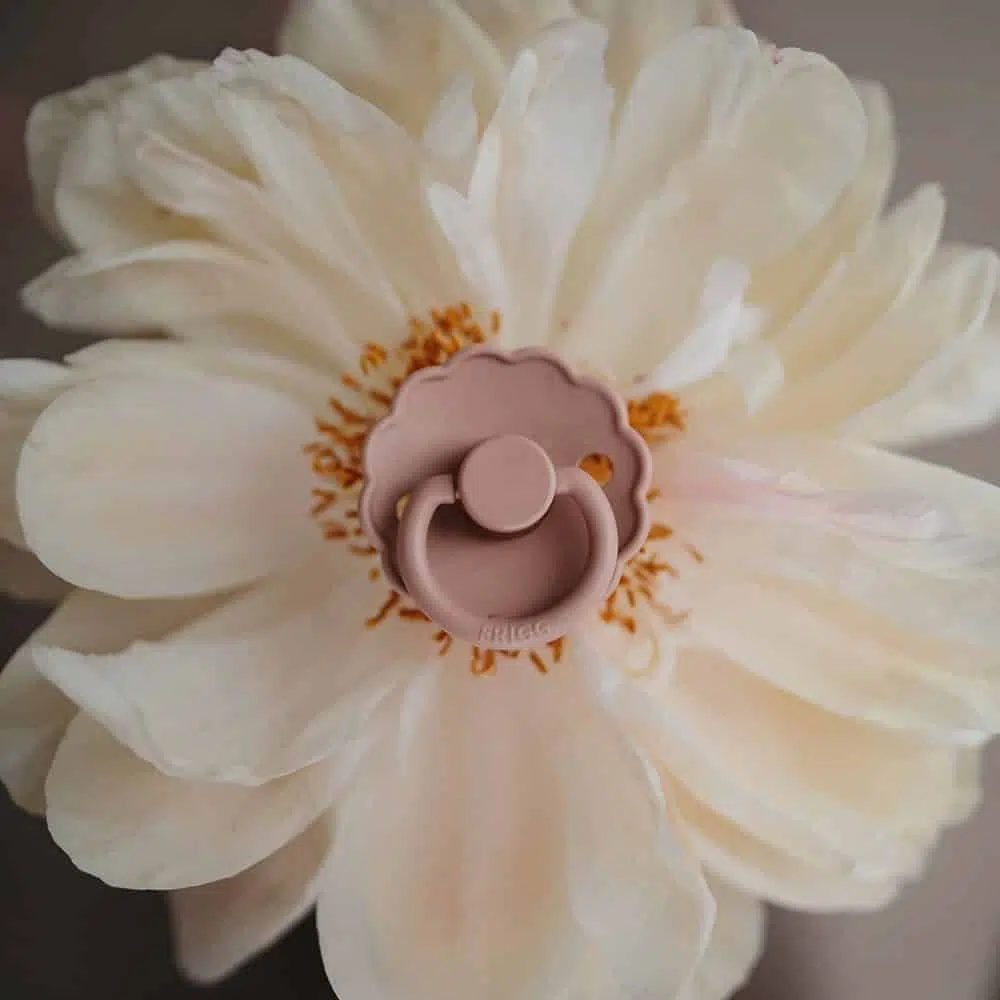 CUMLÍK FRIGG DAISY BLUSH, +6M, KAUČUK – Obrázok 3